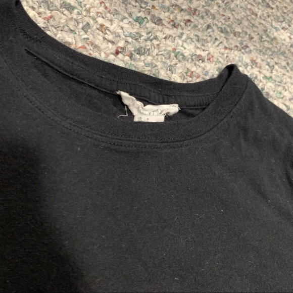 Black basic semi cropped short sleeve tee - Picture 2 of 3